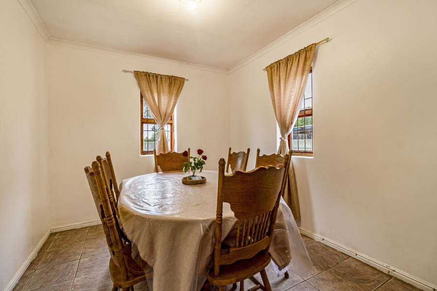 5 Bedroom Property for Sale in Bell Glen Western Cape